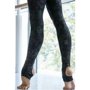 ATHLETA Midnight Garden Powervita Stirrup Barre Yoga Leggings